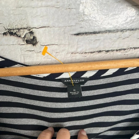 Ann Taylor black striped dress size small midi - Picture 8 of 9